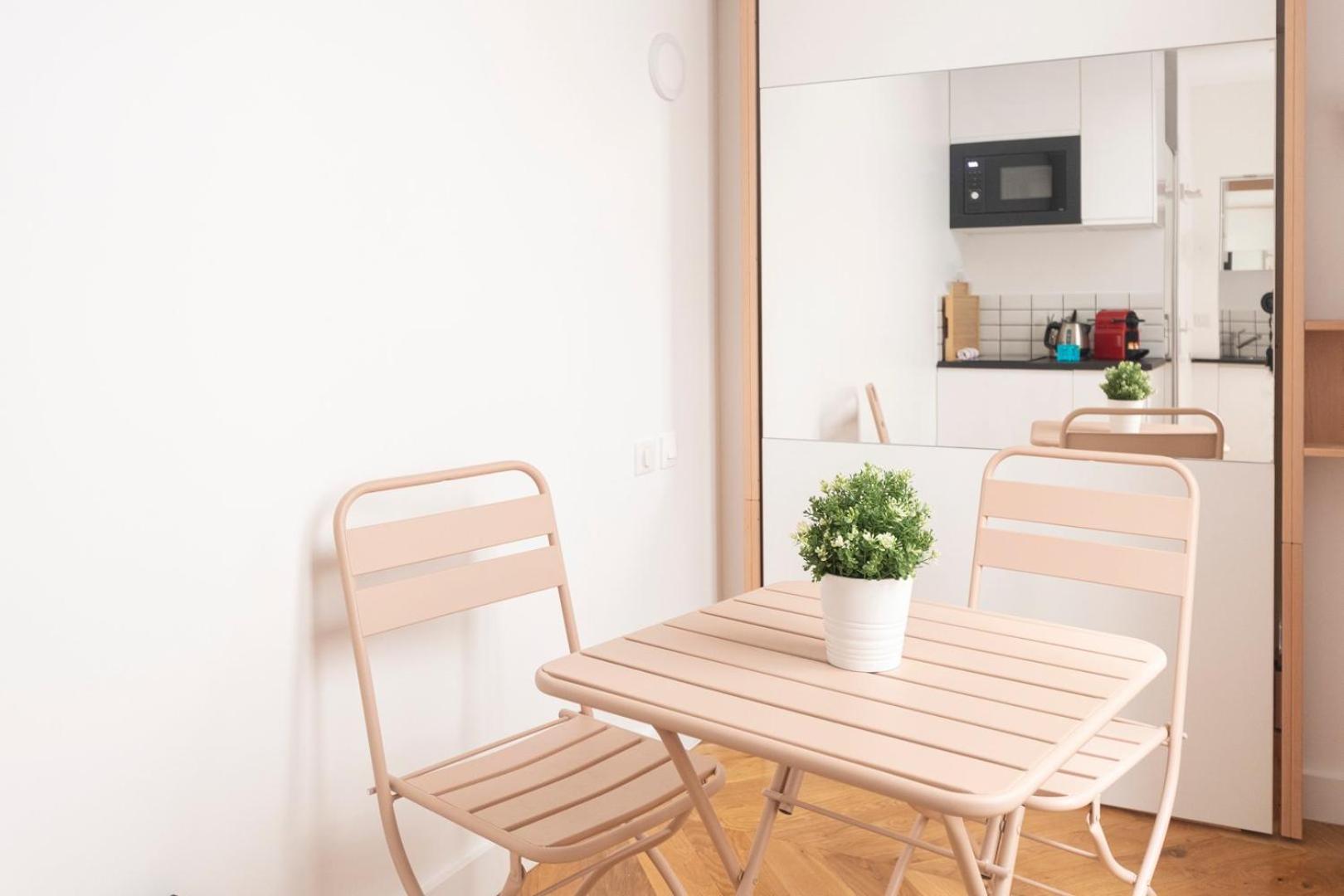 Super Central Mini Studio - 2 Pax, Murphy Bed Paris Luaran gambar