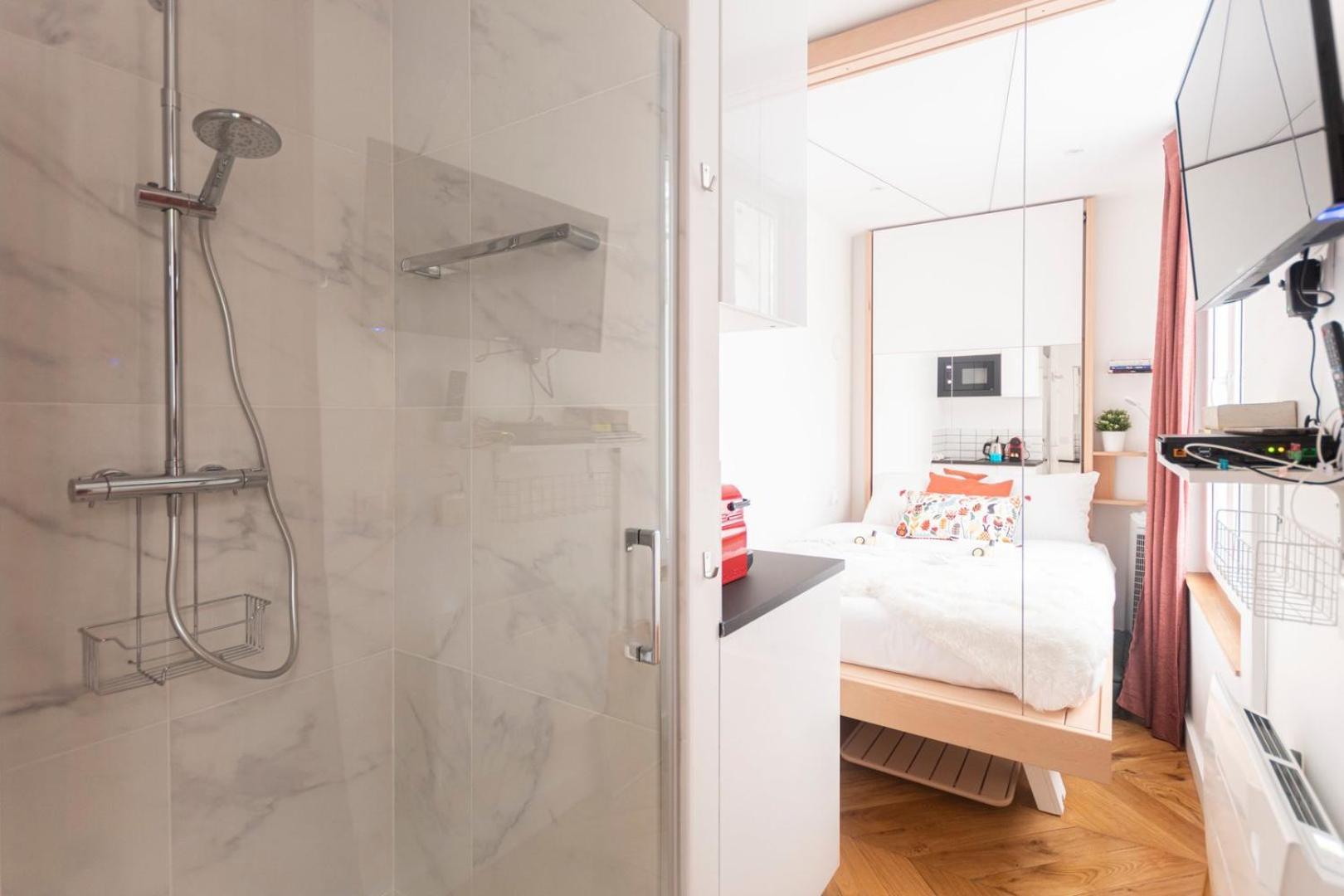 Super Central Mini Studio - 2 Pax, Murphy Bed Paris Luaran gambar